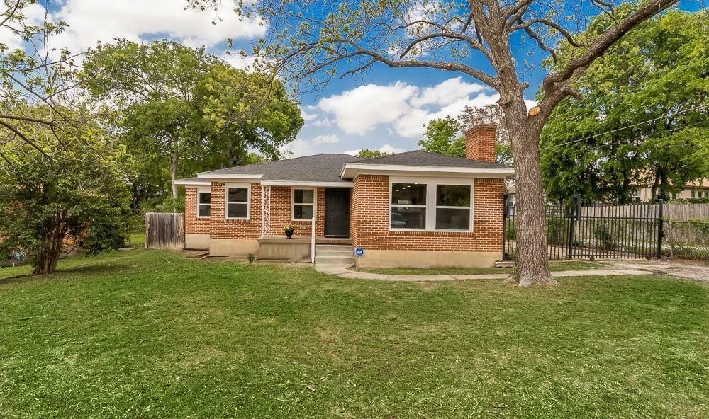 Property Photo: 1721 Essex Avenue TX 75203