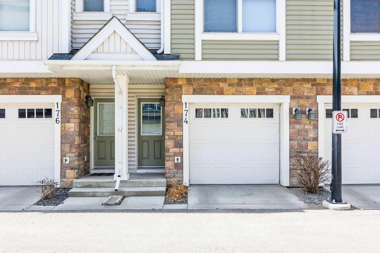 Photo de la propriété: 174 New Brighton Point SE AB T2Z 1B7