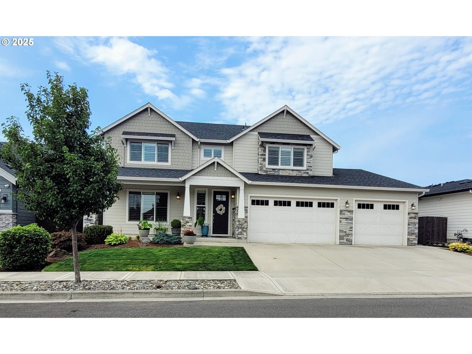 Property Photo: 1139 S 44th Ave WA 98642