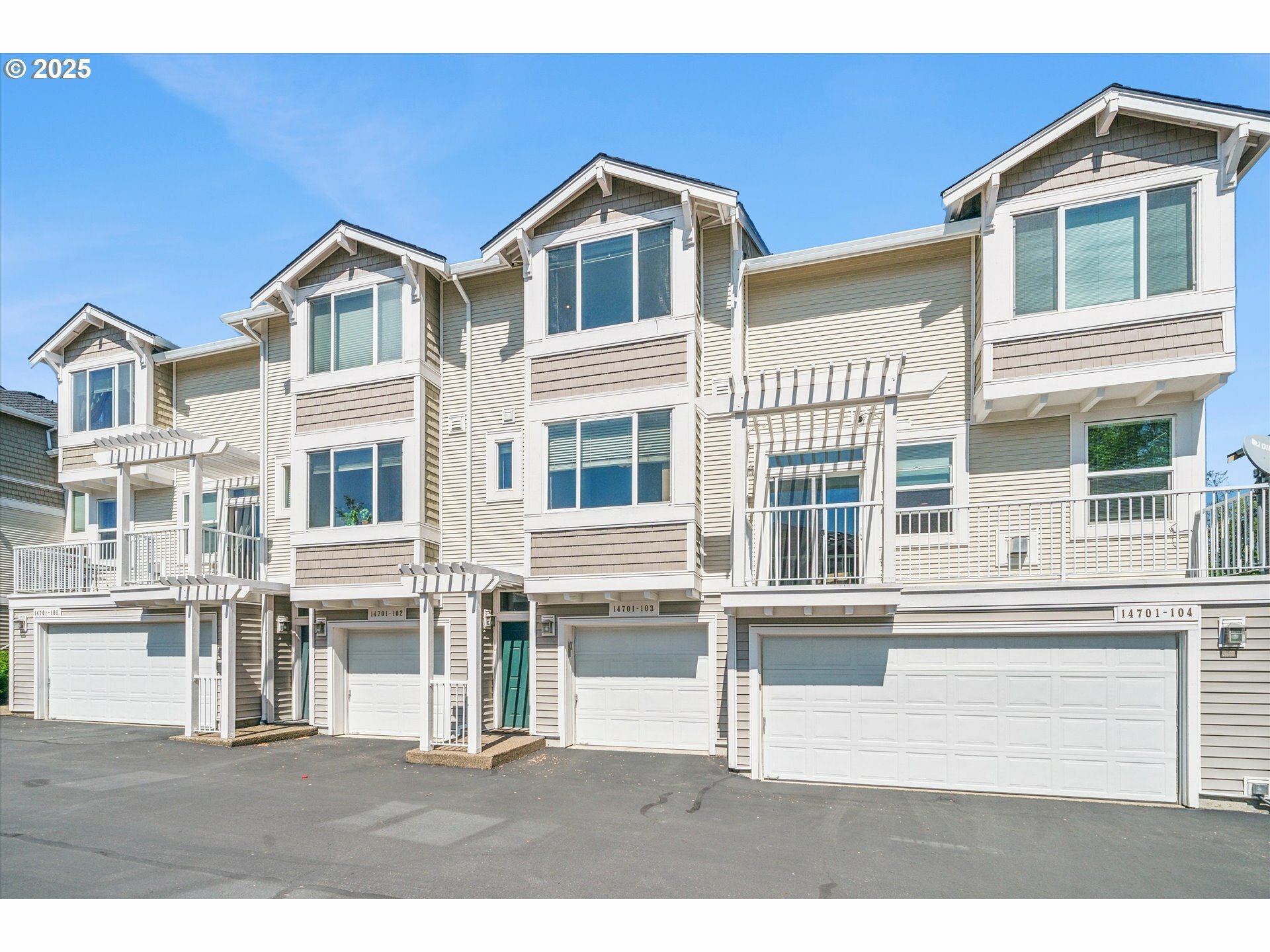 Property Photo: 14701 SW Beard Rd 103 OR 97007