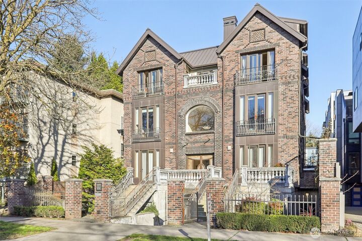 Property Photo:  1122  Broadway  E 101  WA 98102 