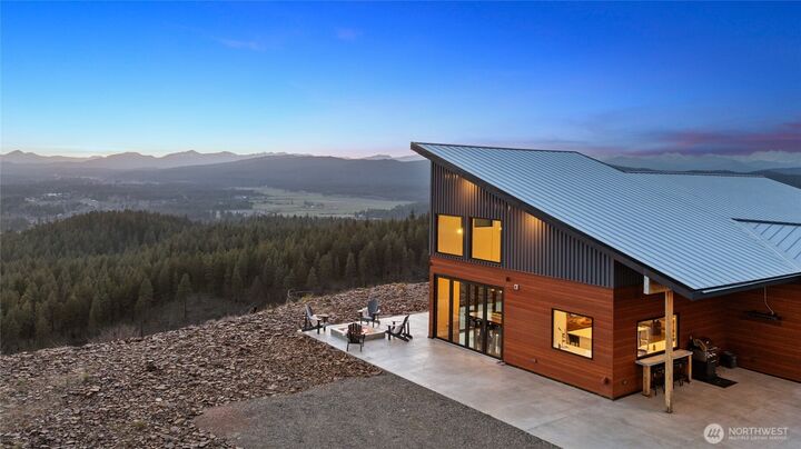 Property Photo: 501 Durango Drive WA 98922