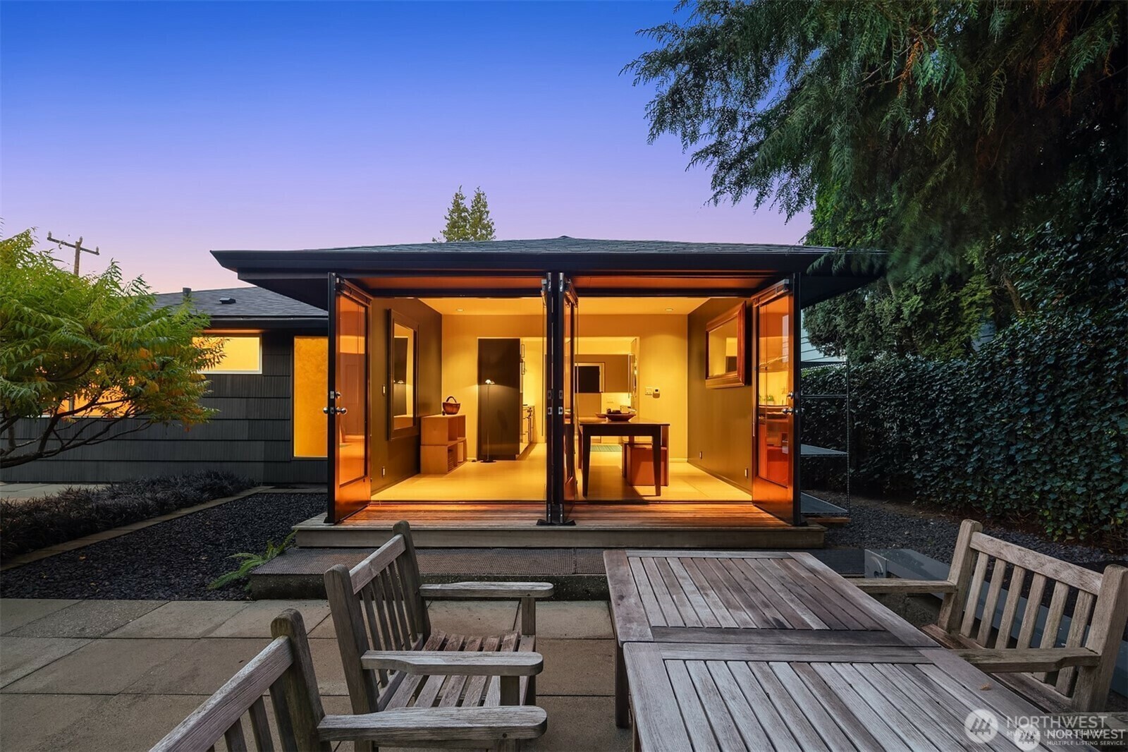 Property Photo: 1207 26th Avenue E WA 98112