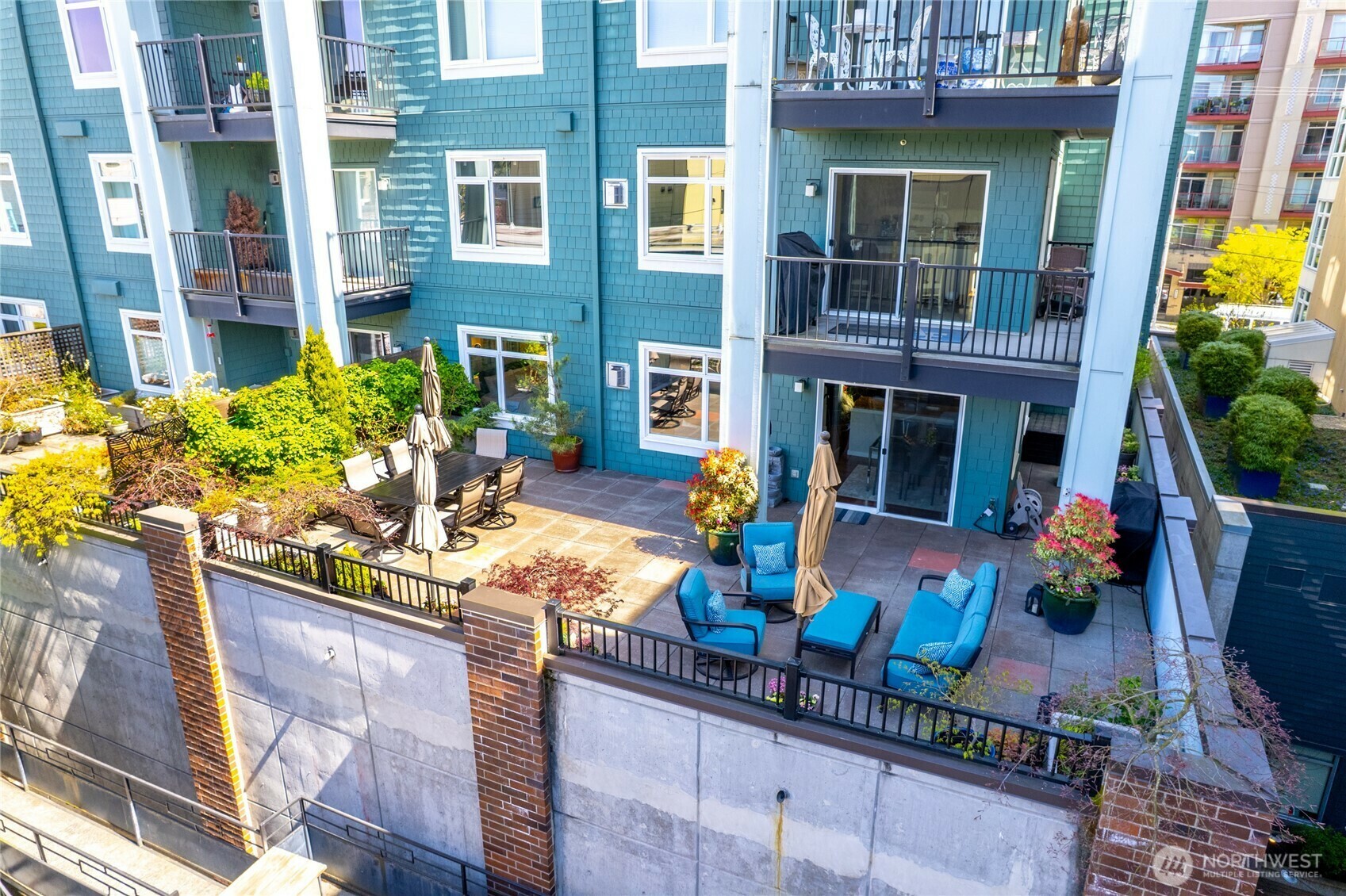 Property Photo: 5615 24th Avenue NW 24 WA 98107