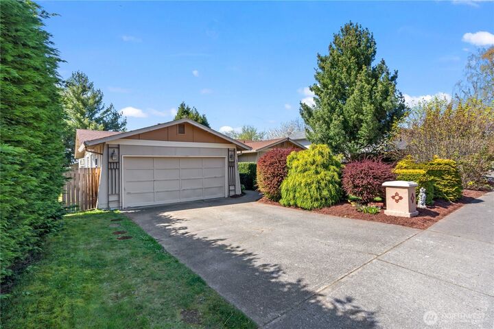Property Photo:  5122  Beverly Avenue NE  WA 98422 