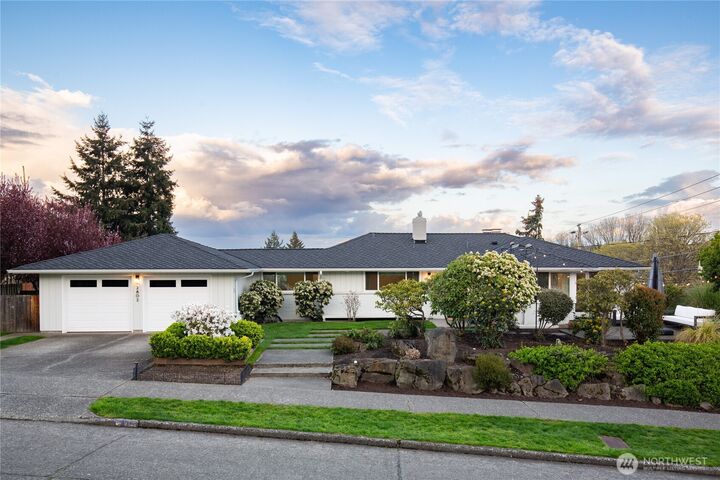 2802  25th Avenue W  Seattle WA 98199 photo