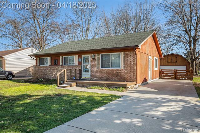 Property Photo: 460 Hickory Drive MI 48083