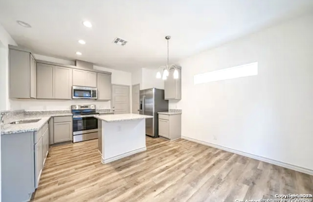 Property Photo: 310 W Evergreen St #104 TX 78212