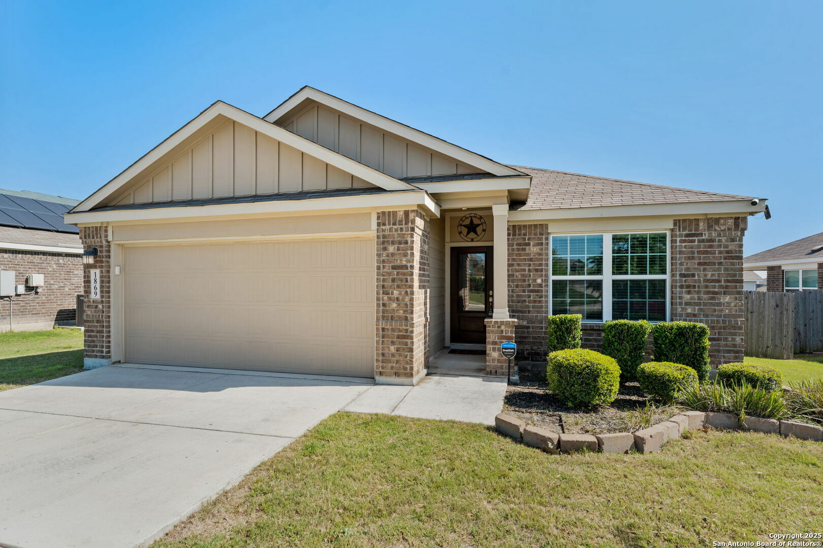 Property Photo: 1869 Abigail Ln TX 78130