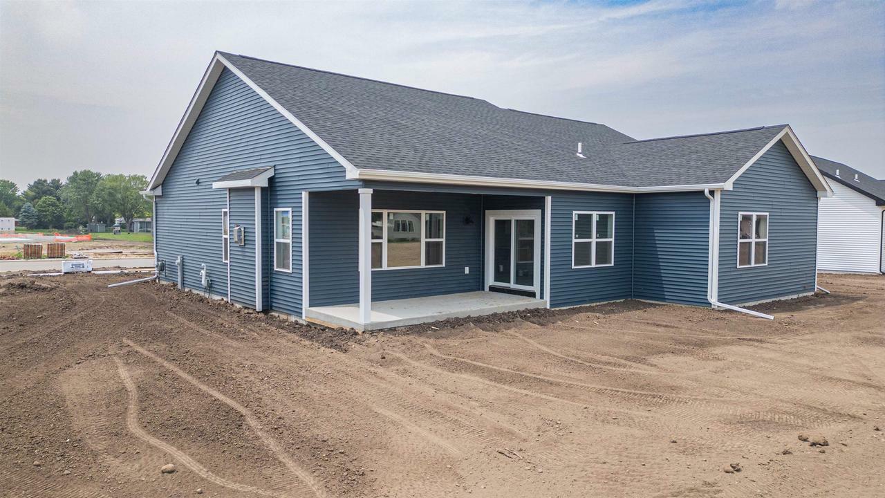 Property Photo: 908 Red Hawk Drive WI 53563