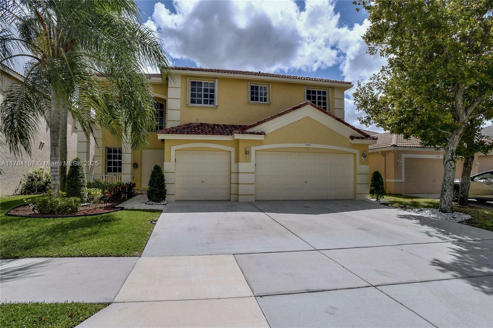 Property Photo: 4322 Fox Ridge Dr FL 33331