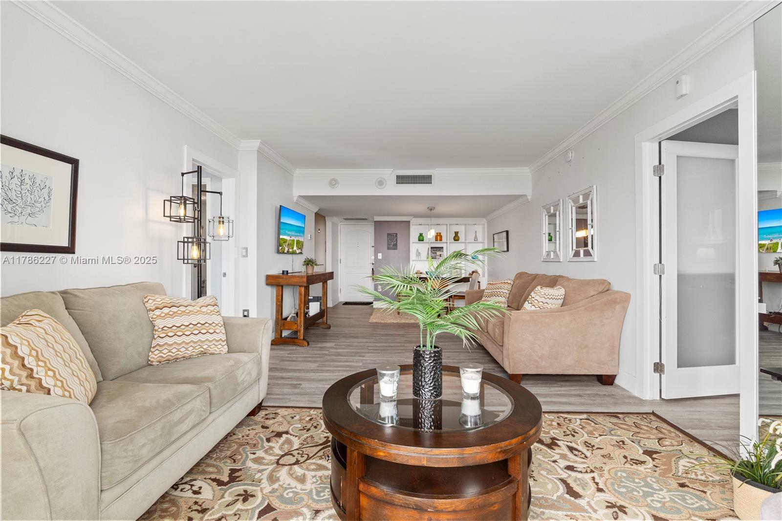 Property Photo: 3625 N Country Club Dr 902 FL 33180