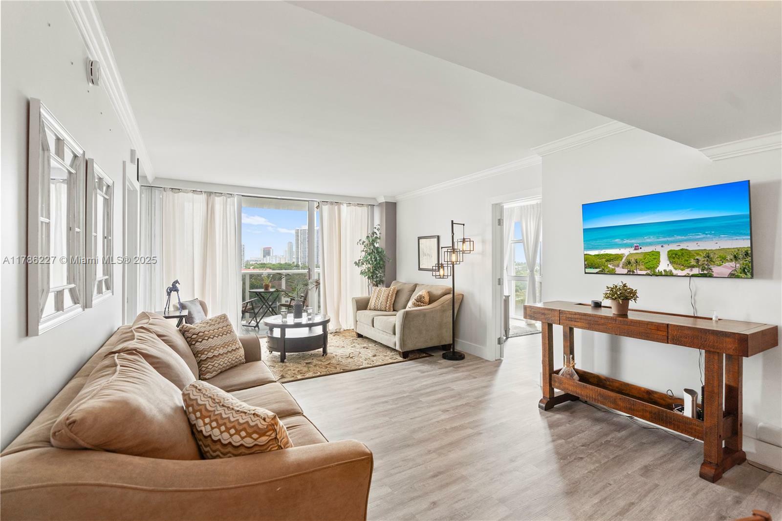 Property Photo: 3625 N Country Club Dr 902 FL 33180