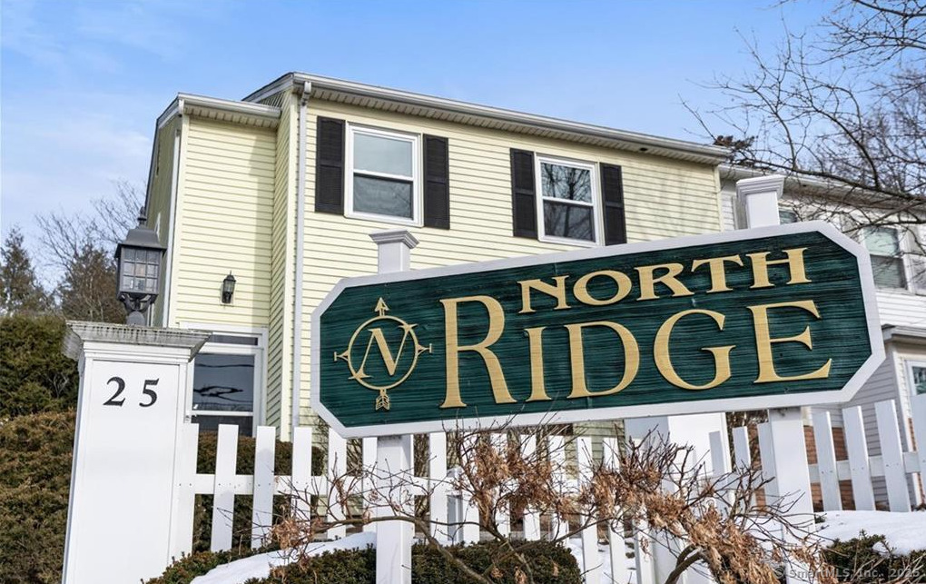25 Padanaram Road Apt 14  Danbury CT 06811 photo