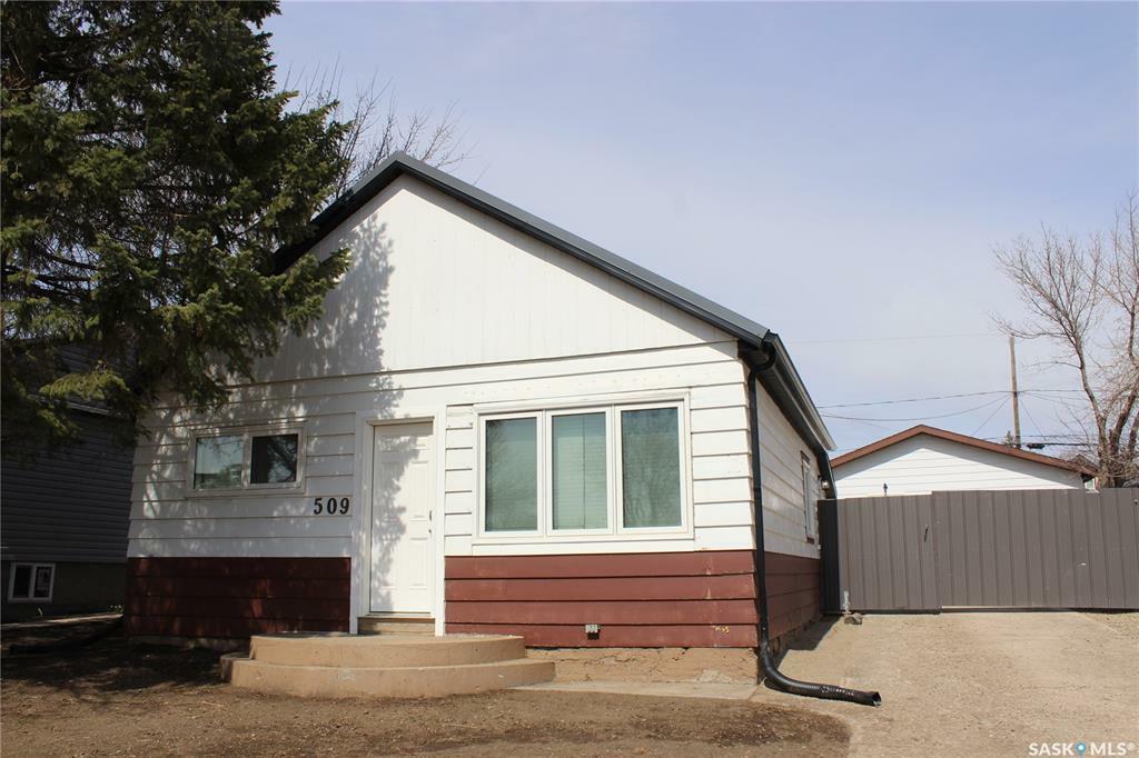 Property Photo: 509 2nd Street SK S4A 0K6
