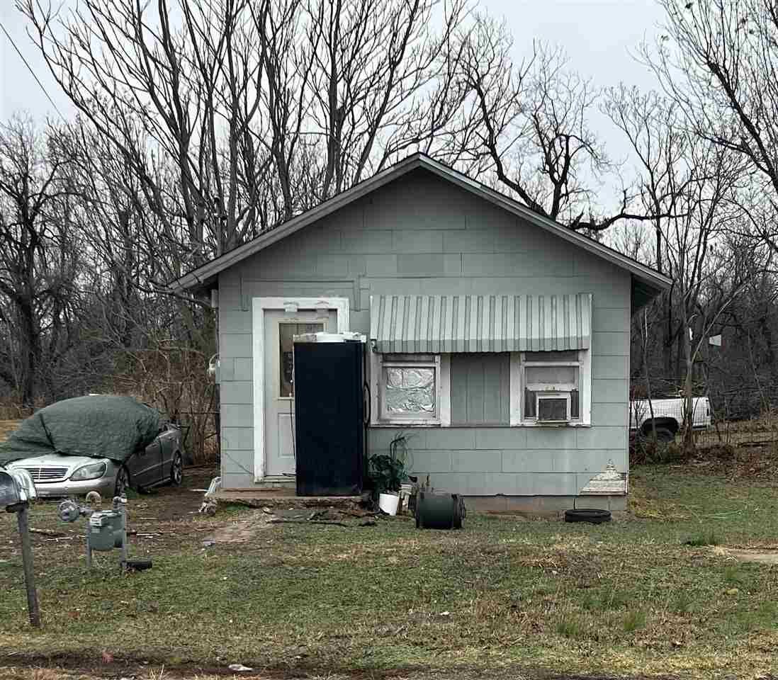 Property Photo:  212 5th  OK 73077 