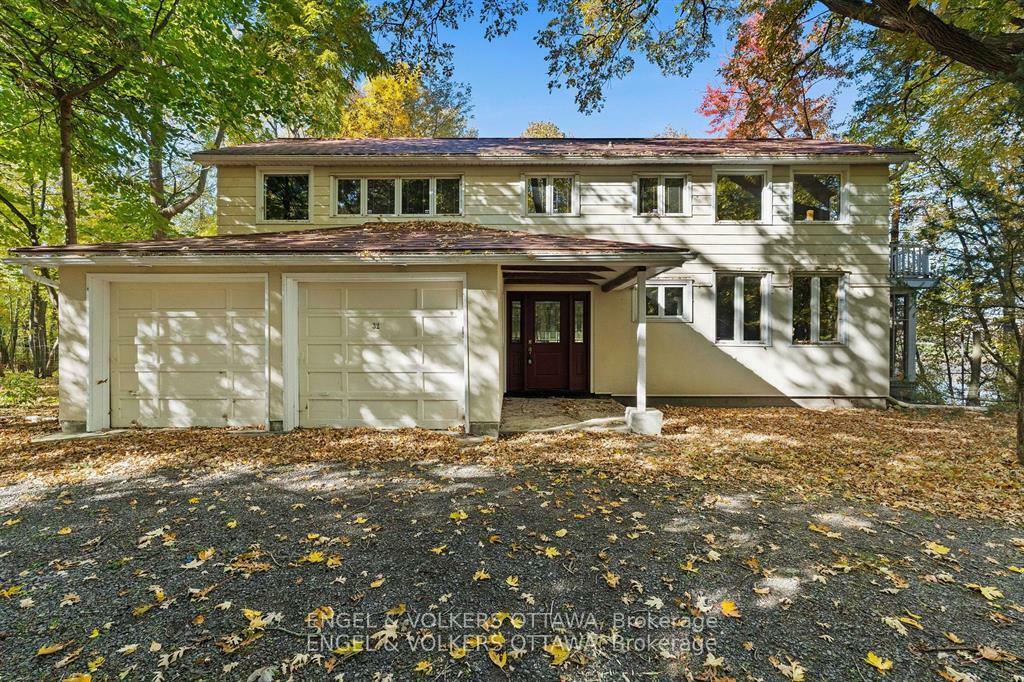 Photo de la propriété: 32 Ryeburn Drive ON K1V 1H6
