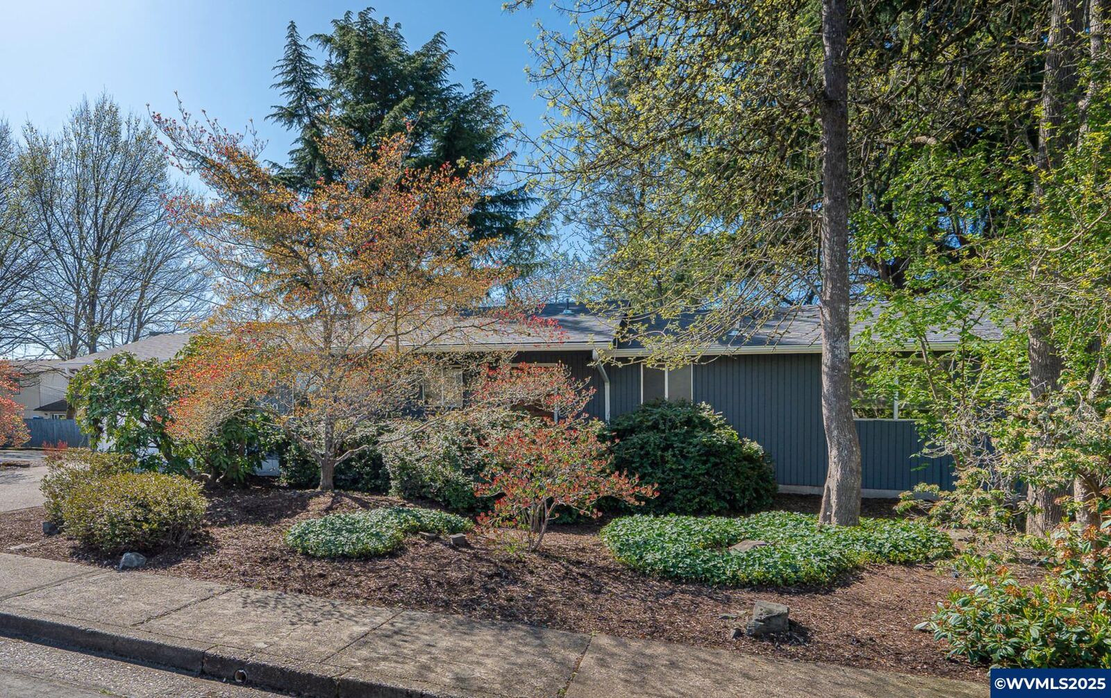 Property Photo: 530 NW Oak Av OR 97330