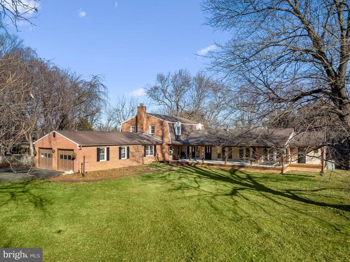 Property Photo:  42024 Brightwood Lane  VA 20176