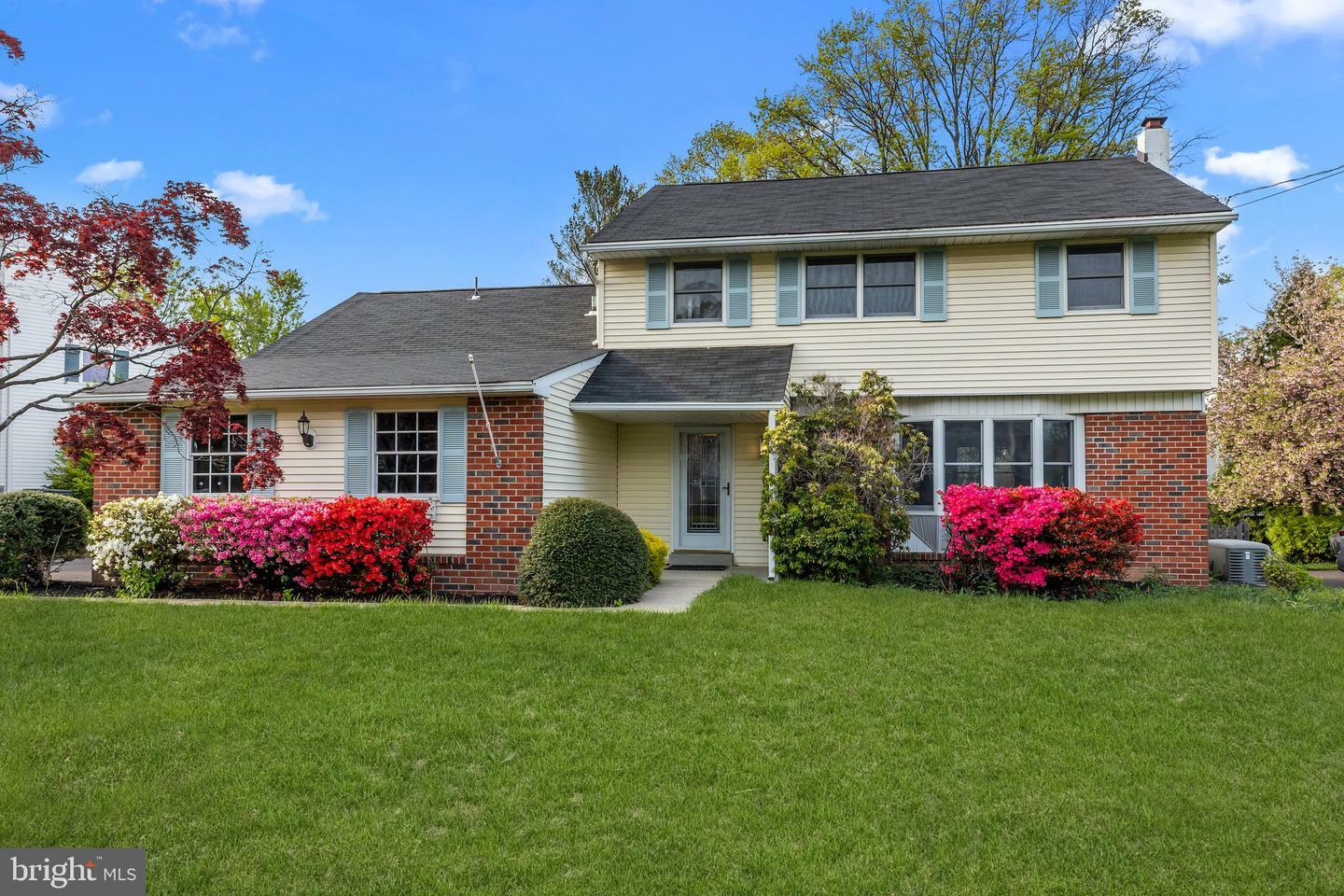 Property Photo: 220 Mimosa Lane PA 19040