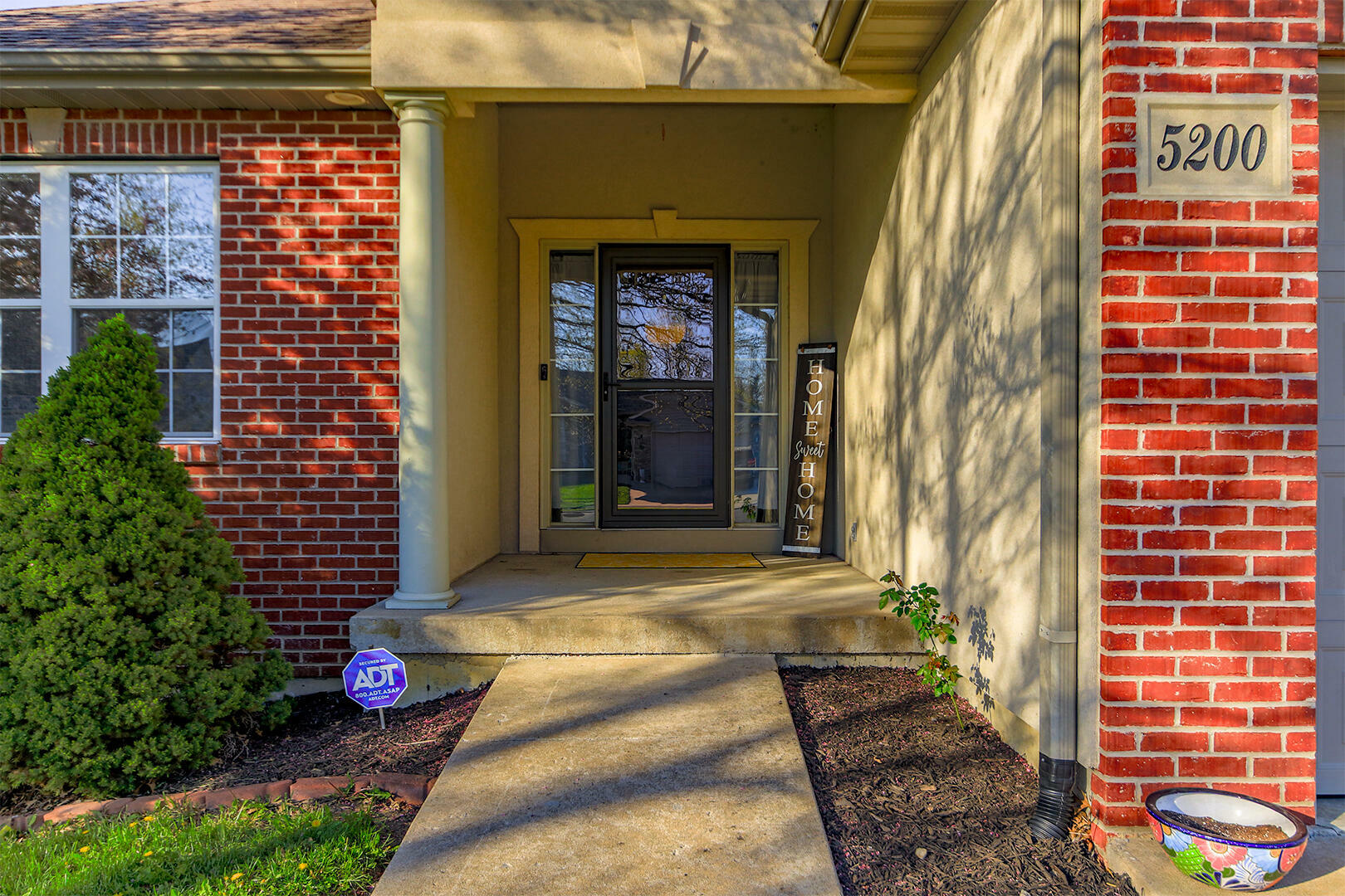 Property Photo: 5200 Hatteras Dr MO 65202