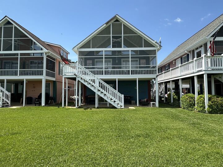 Property Photo:  1049 Island Court  SC 29148 