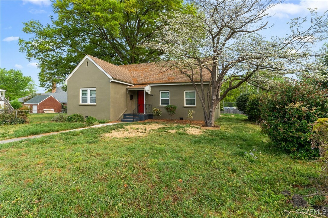 Property Photo: 225 E Fillmore Street VA 23803