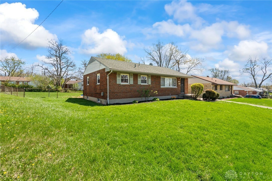Property Photo:  2526 Baywood Street  OH 45406 