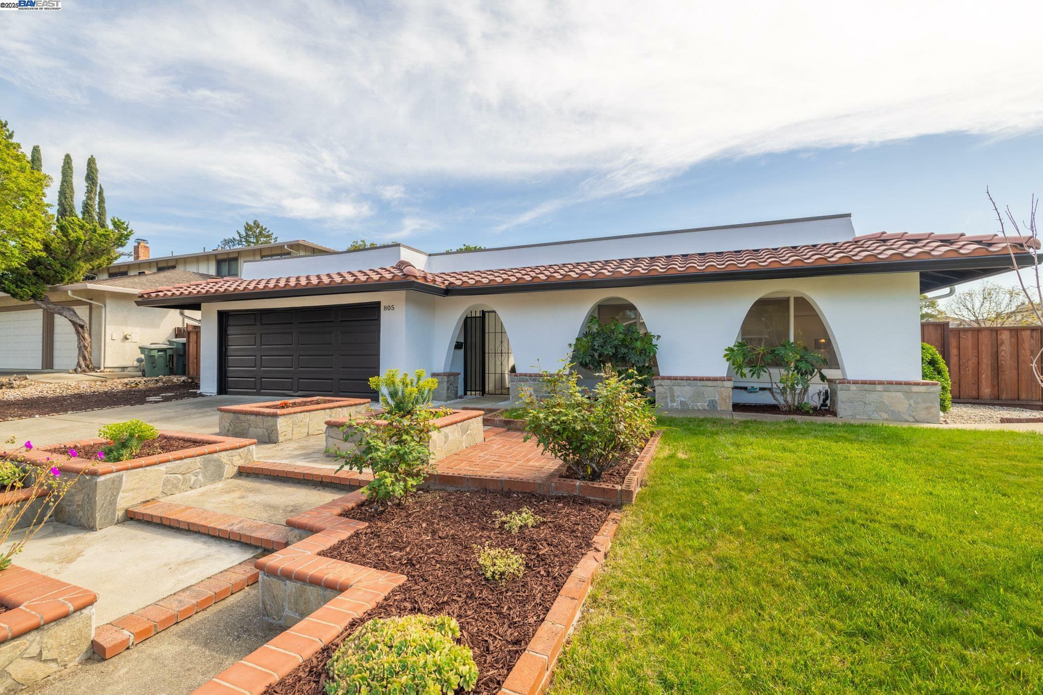 Property Photo: 805 Madeira Dr CA 94566