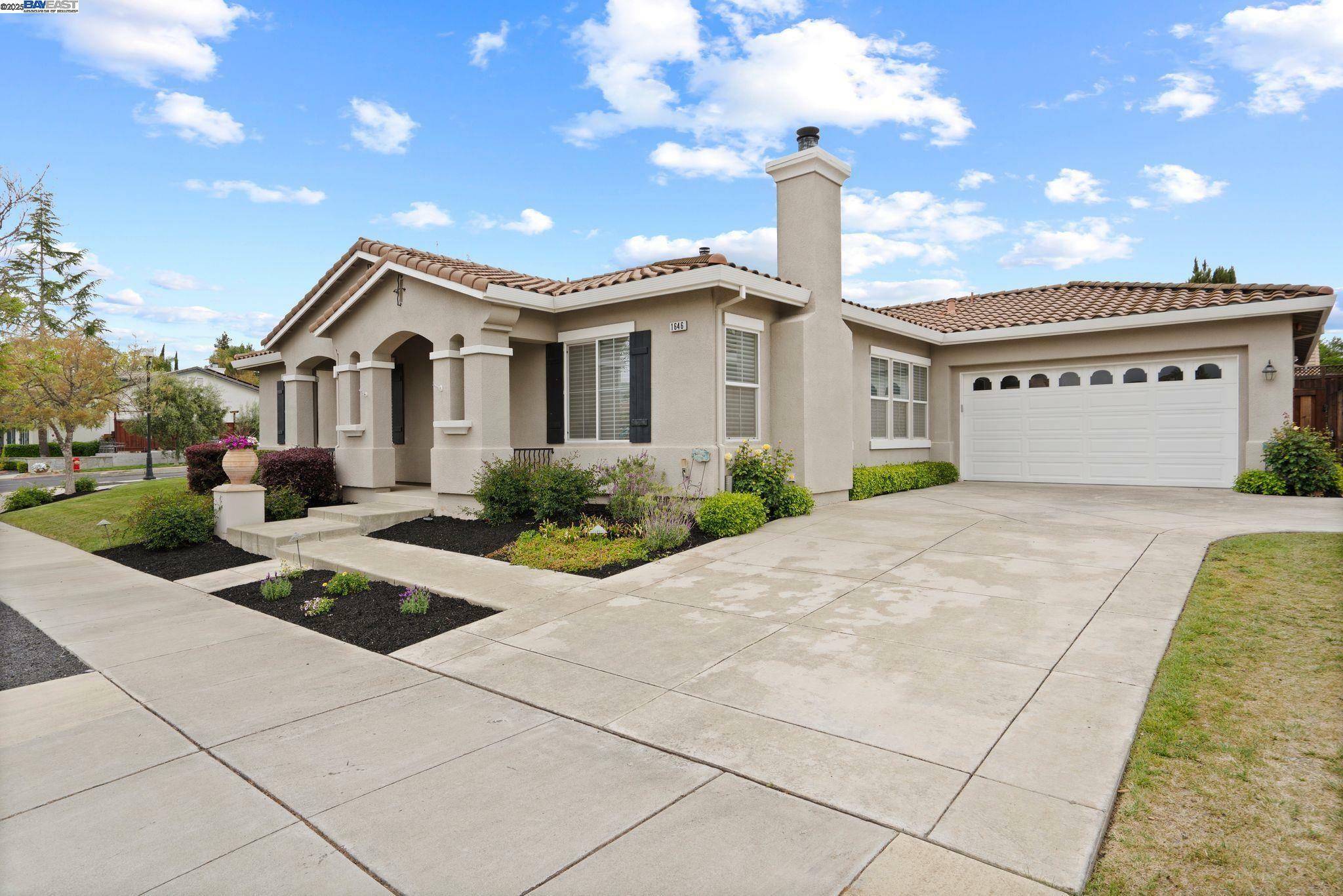 Property Photo: 1646 Cascina Ct CA 94550