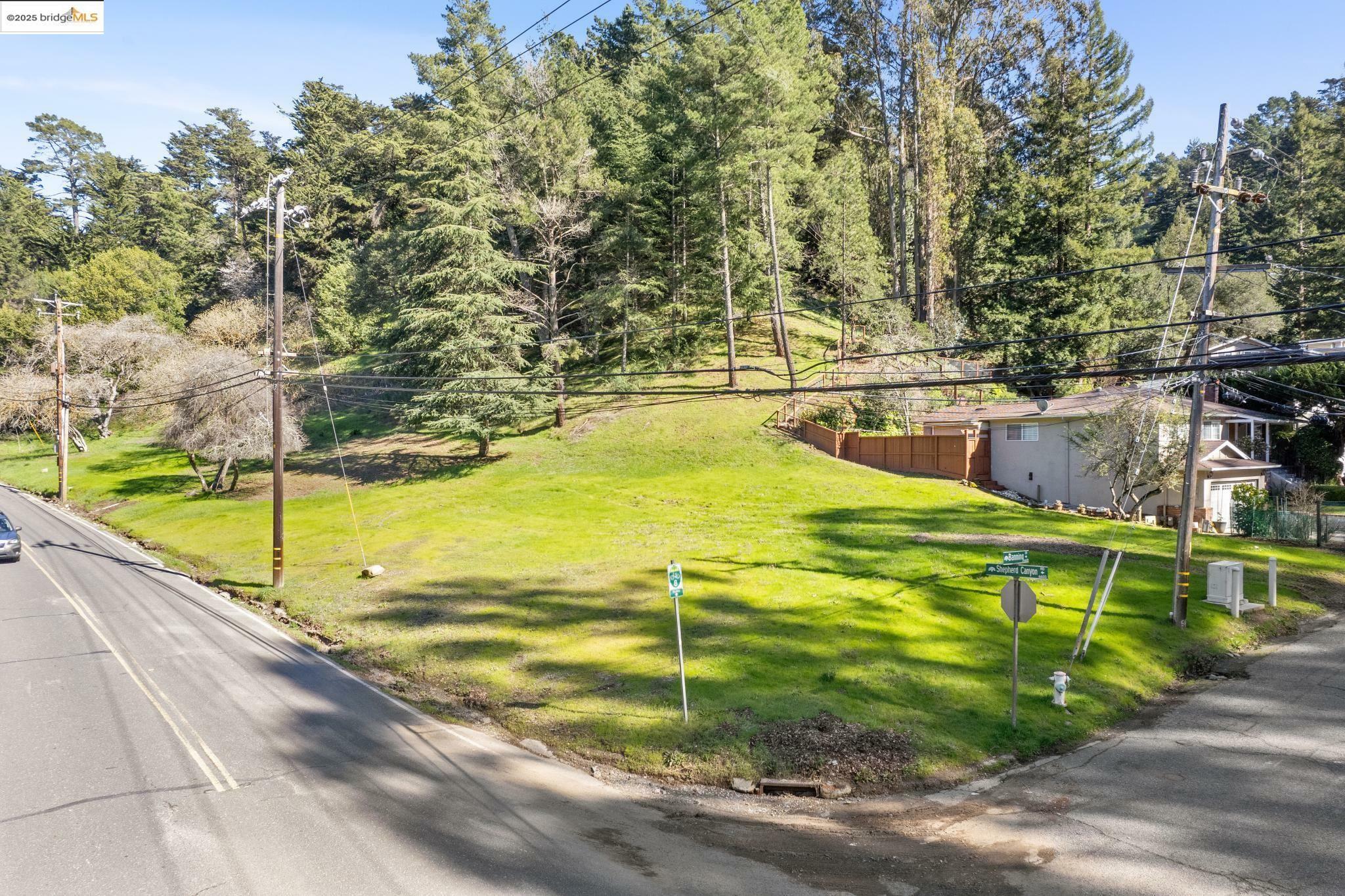 Property Photo: 6658 Shepherd Canyon CA 94611