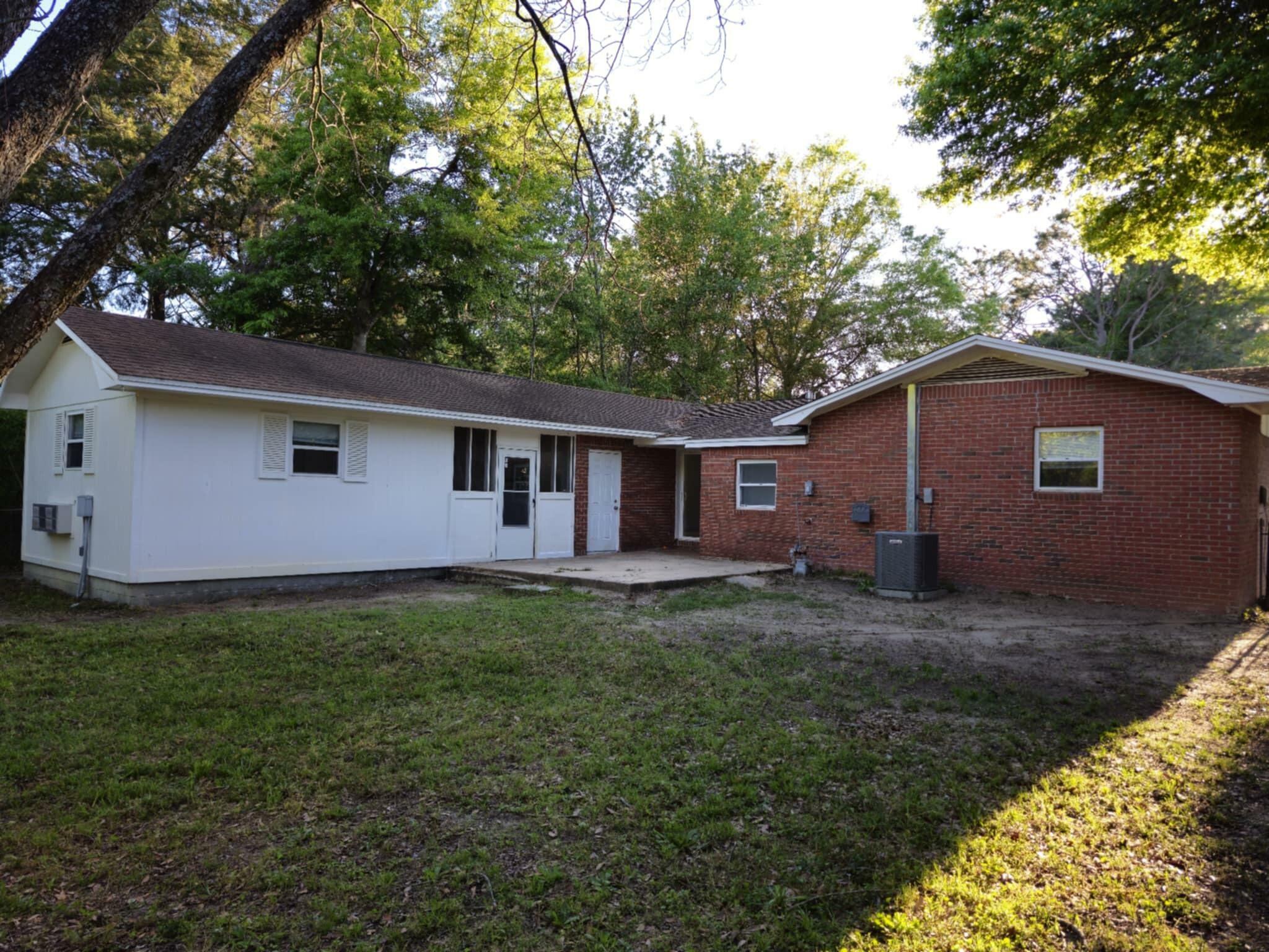 Property Photo: 101 Blaylock Street FL 32539