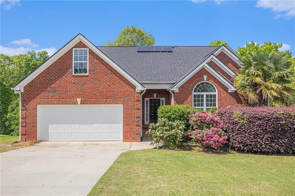 Property Photo:  814 Coosawilla Way  GA 30680 