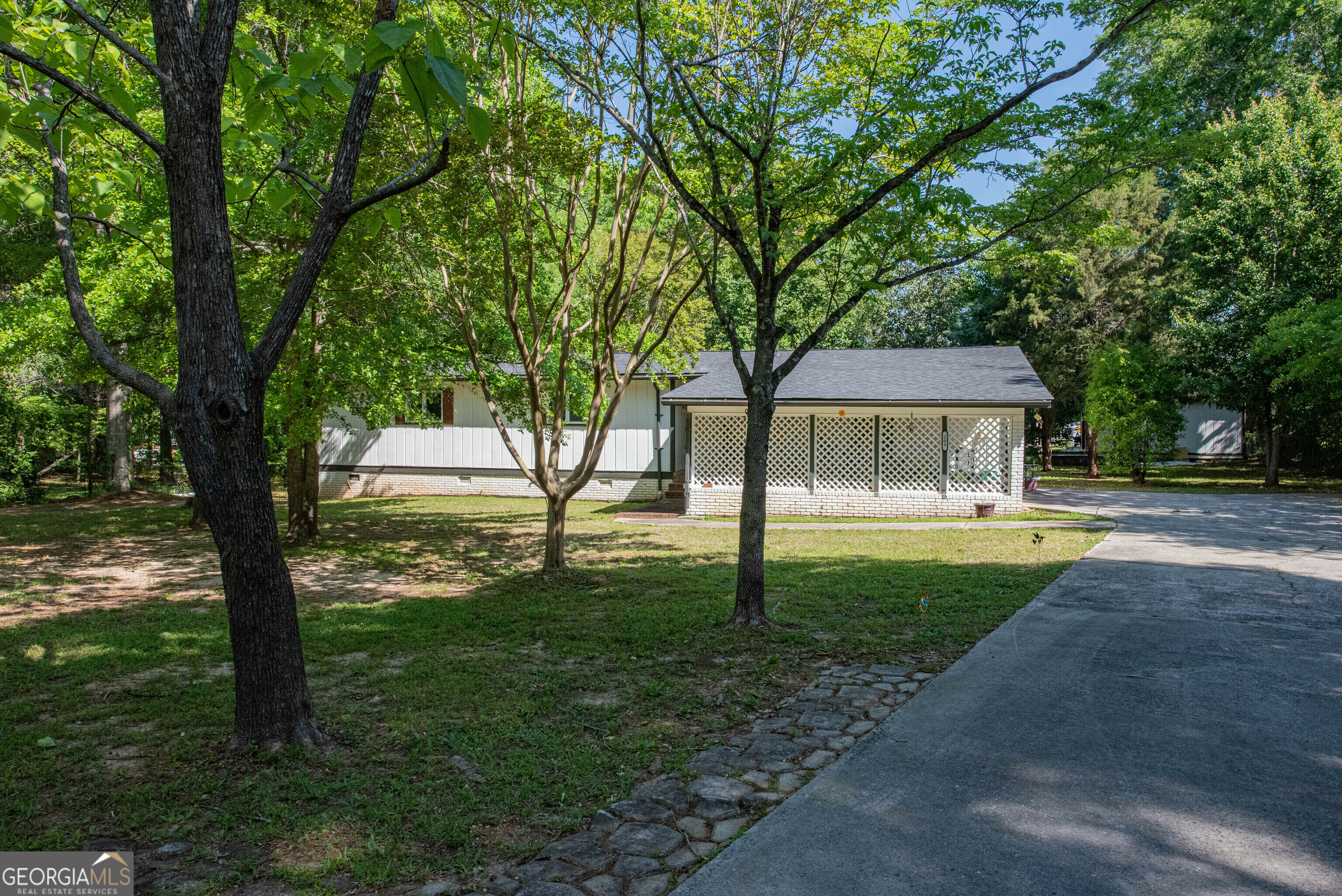 Property Photo: 205 Lake Placid Drive GA 31005