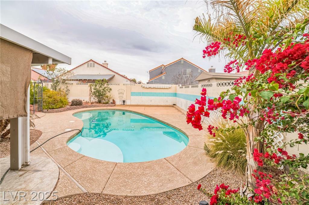 Property Photo: 1129 Broad View Court NV 89032