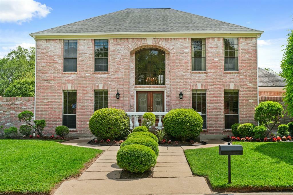 Property Photo: 203 Laurel Springs Court TX 77478