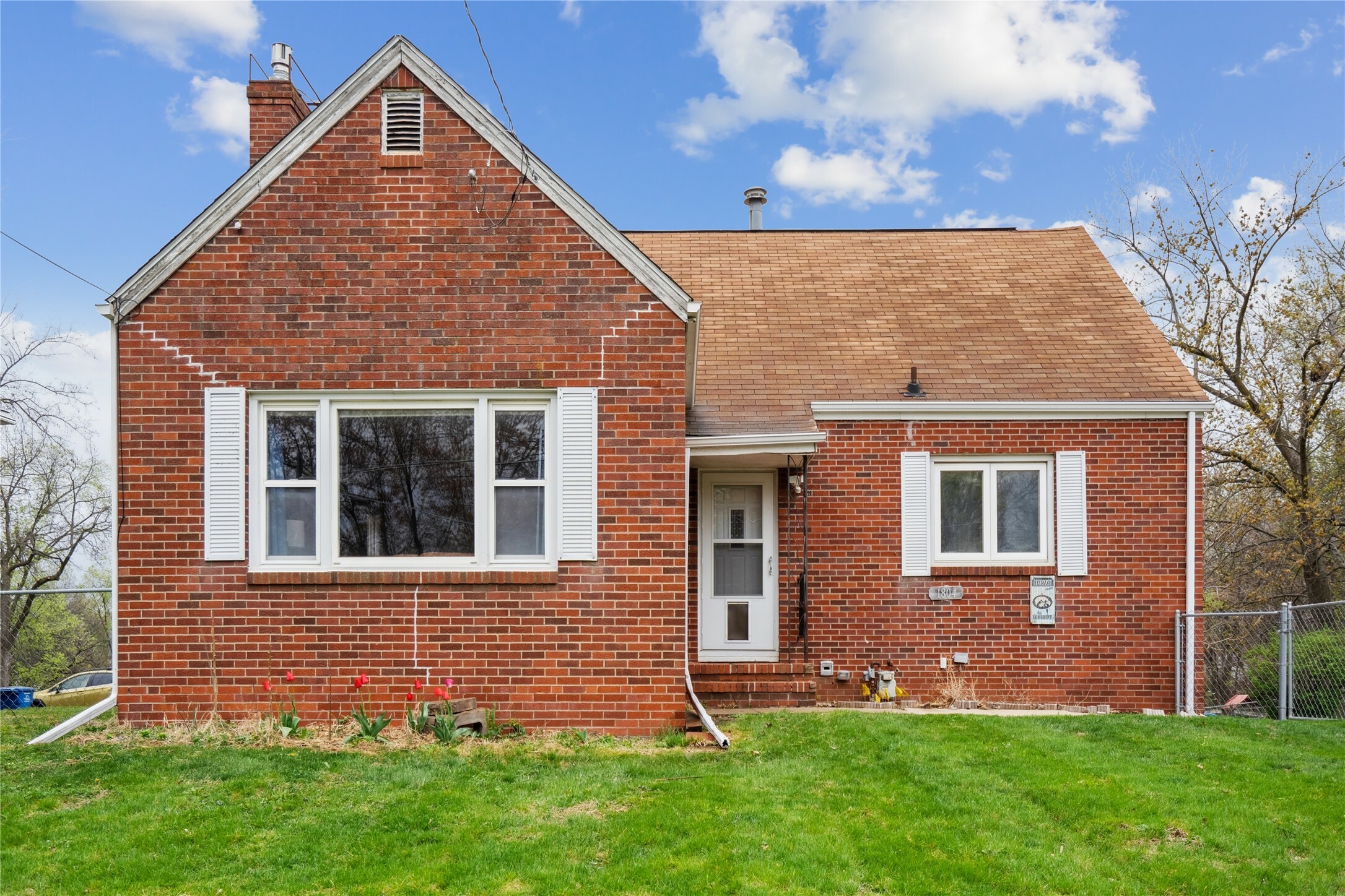 Property Photo: 1804 E 33rd Street IA 50317