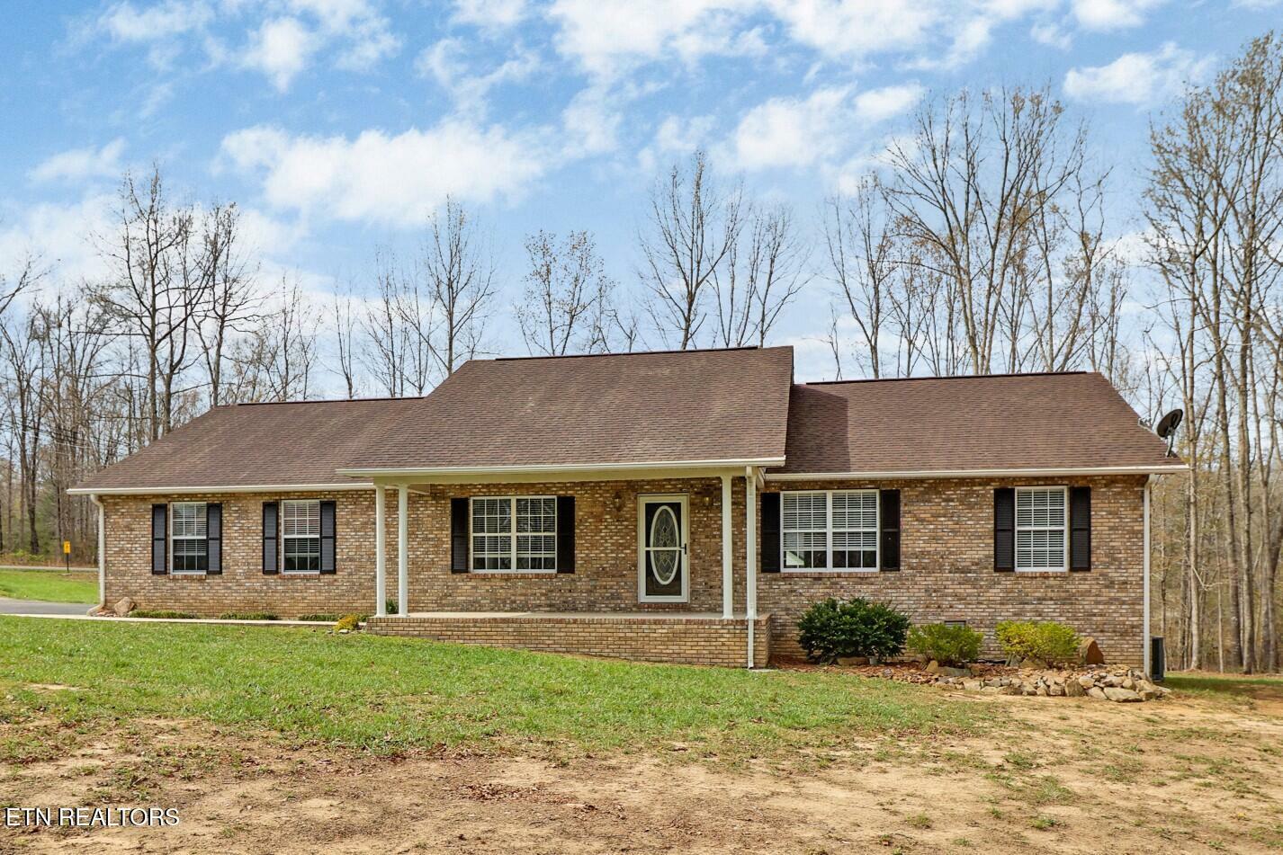 Property Photo: 1150 Lincolnshire Drive TN 38555