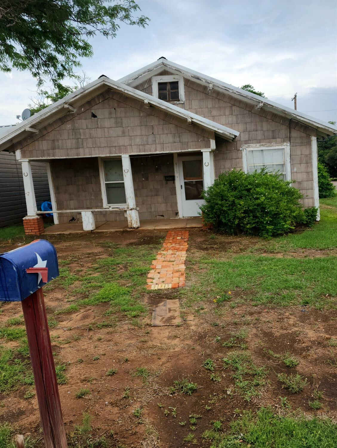 Property Photo: 911 Ave. E Street TX 79311