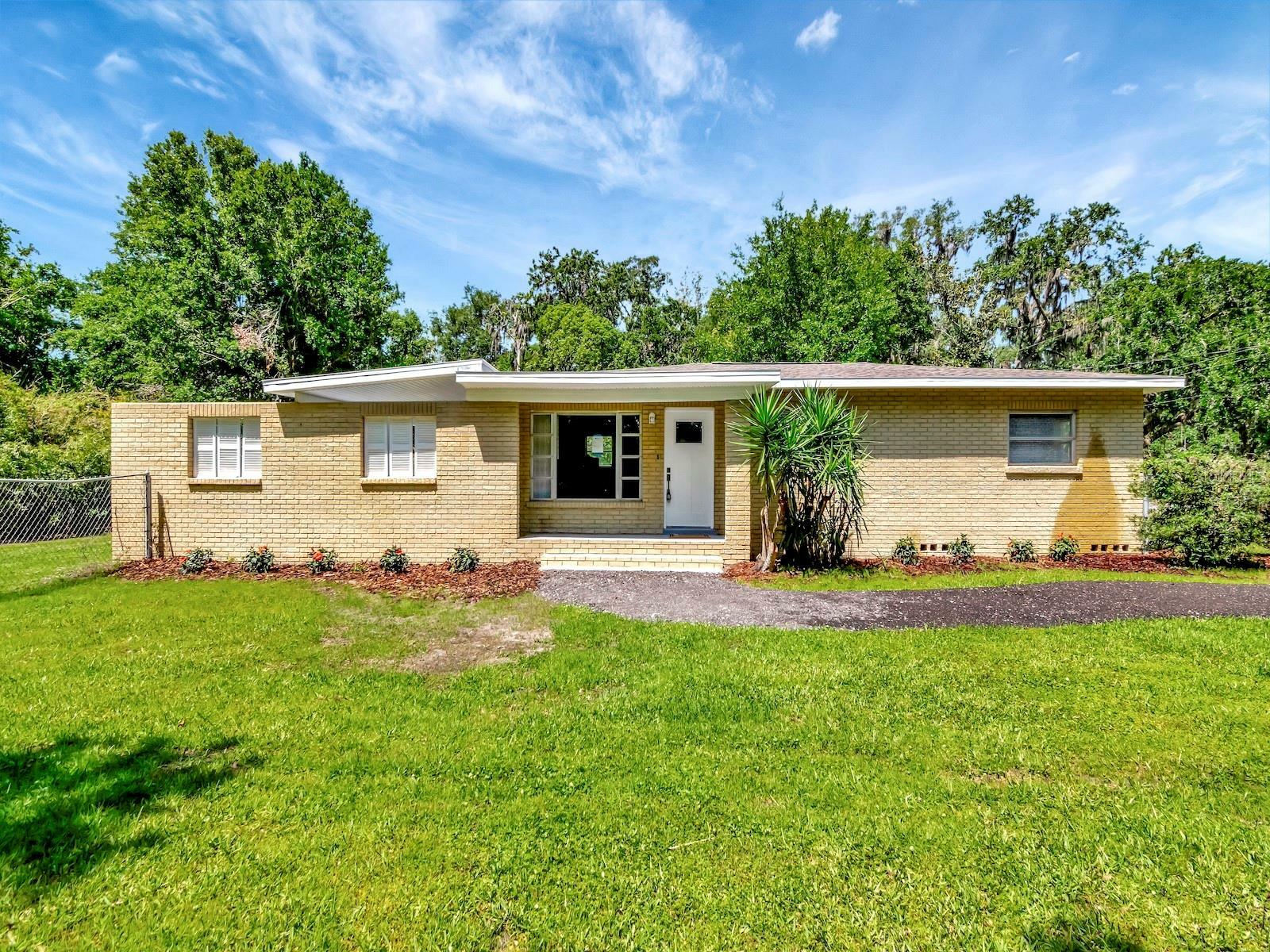 Property Photo: 2054 Deerwood Road FL 33584
