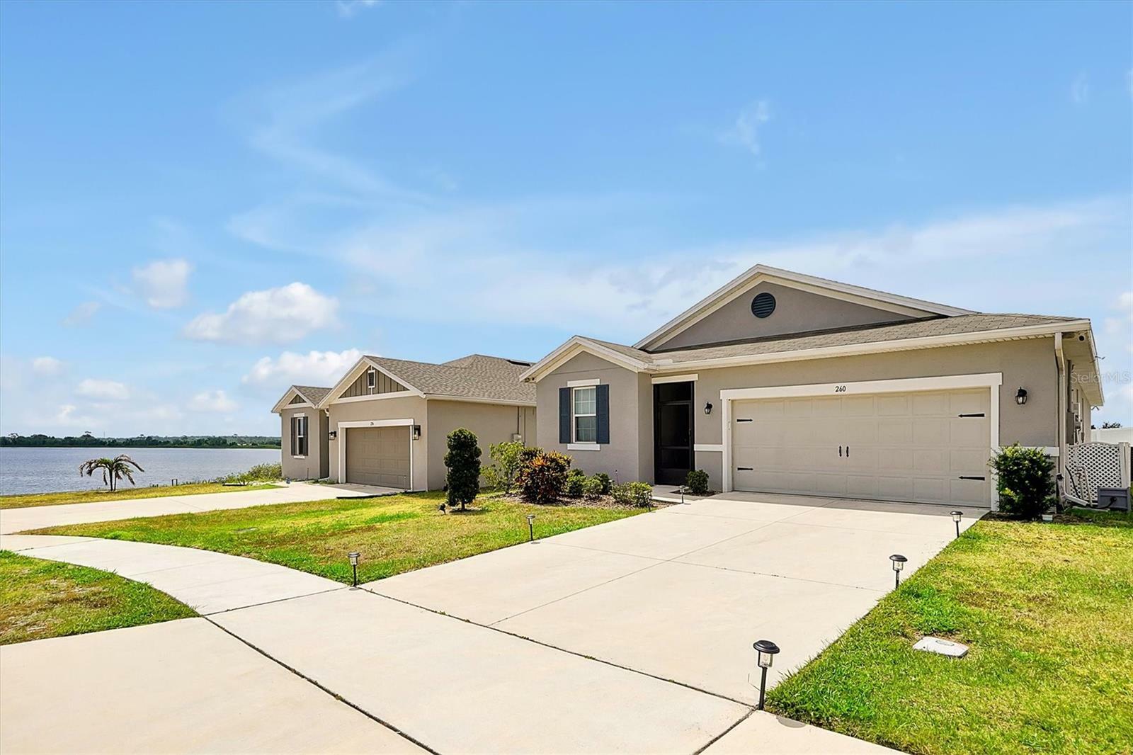 Property Photo: 260 Lake Smart Circle FL 33881