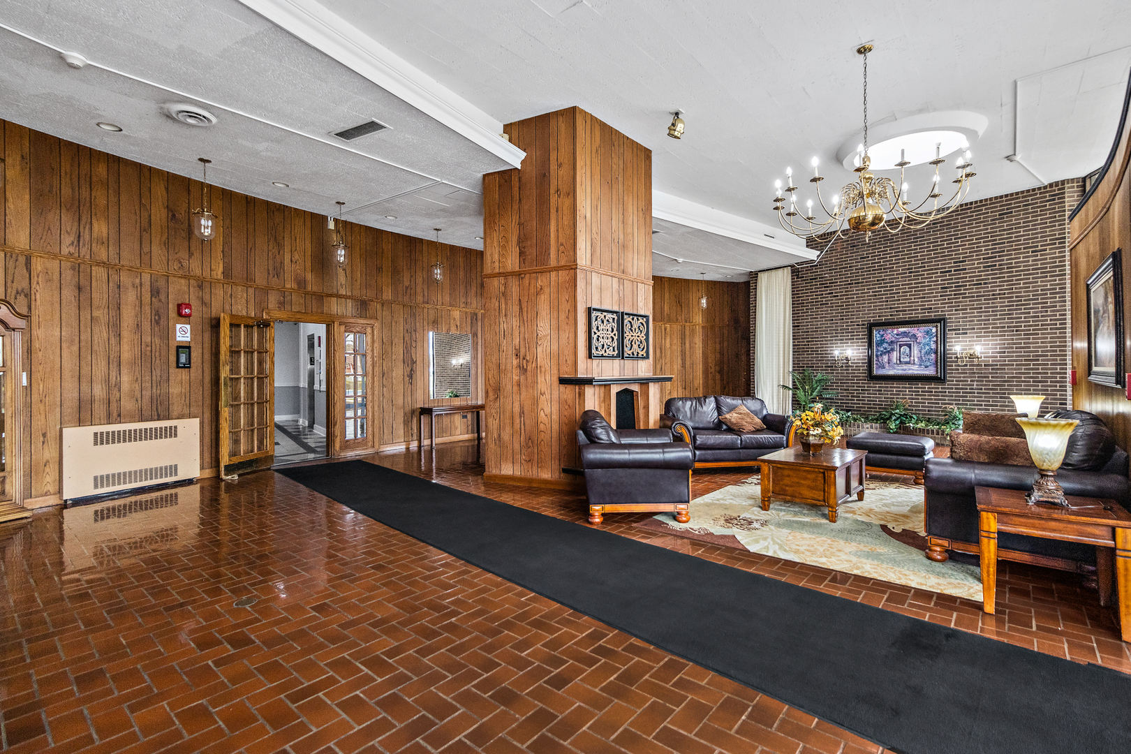 Property Photo:  20 N Tower Road 10N  IL 60523 