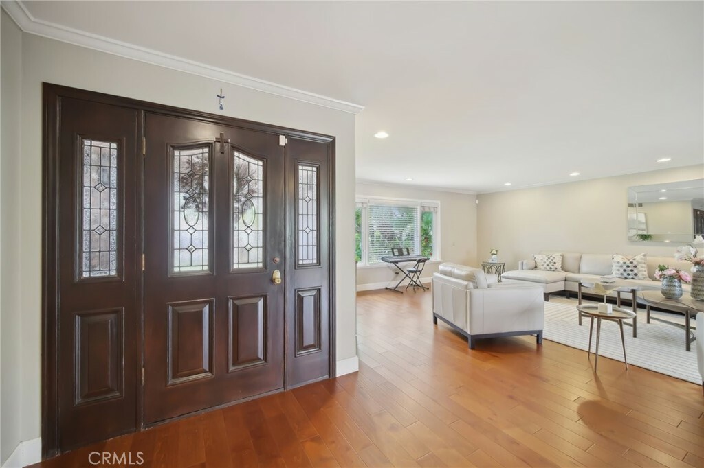 Property Photo:  9643 Dacosta Street  CA 90240 