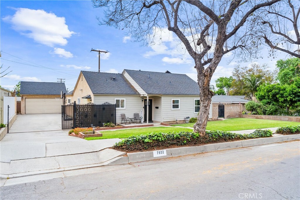 Property Photo: 7932 Euclid Avenue CA 90602