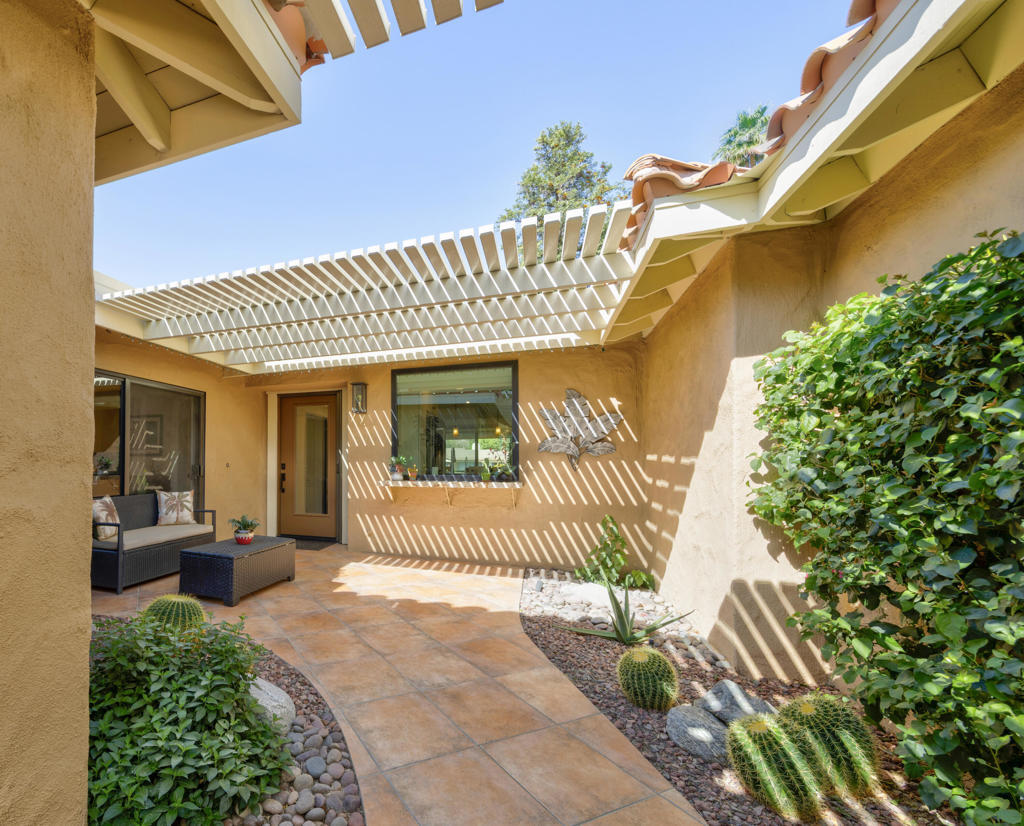 111 Juan Circle  Palm Desert CA 92260 photo