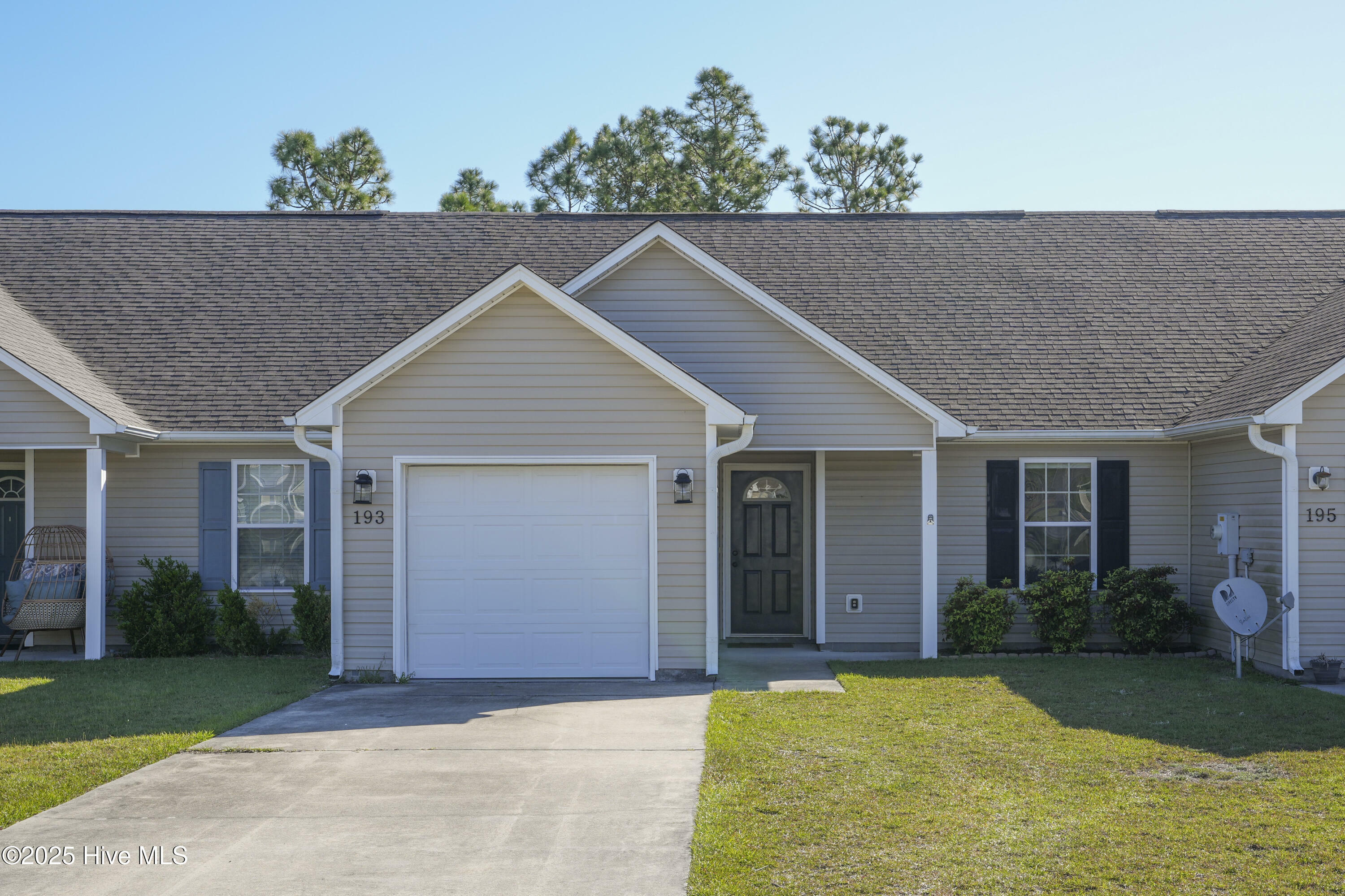 Property Photo:  193 Pine Hollow Road  NC 28445 