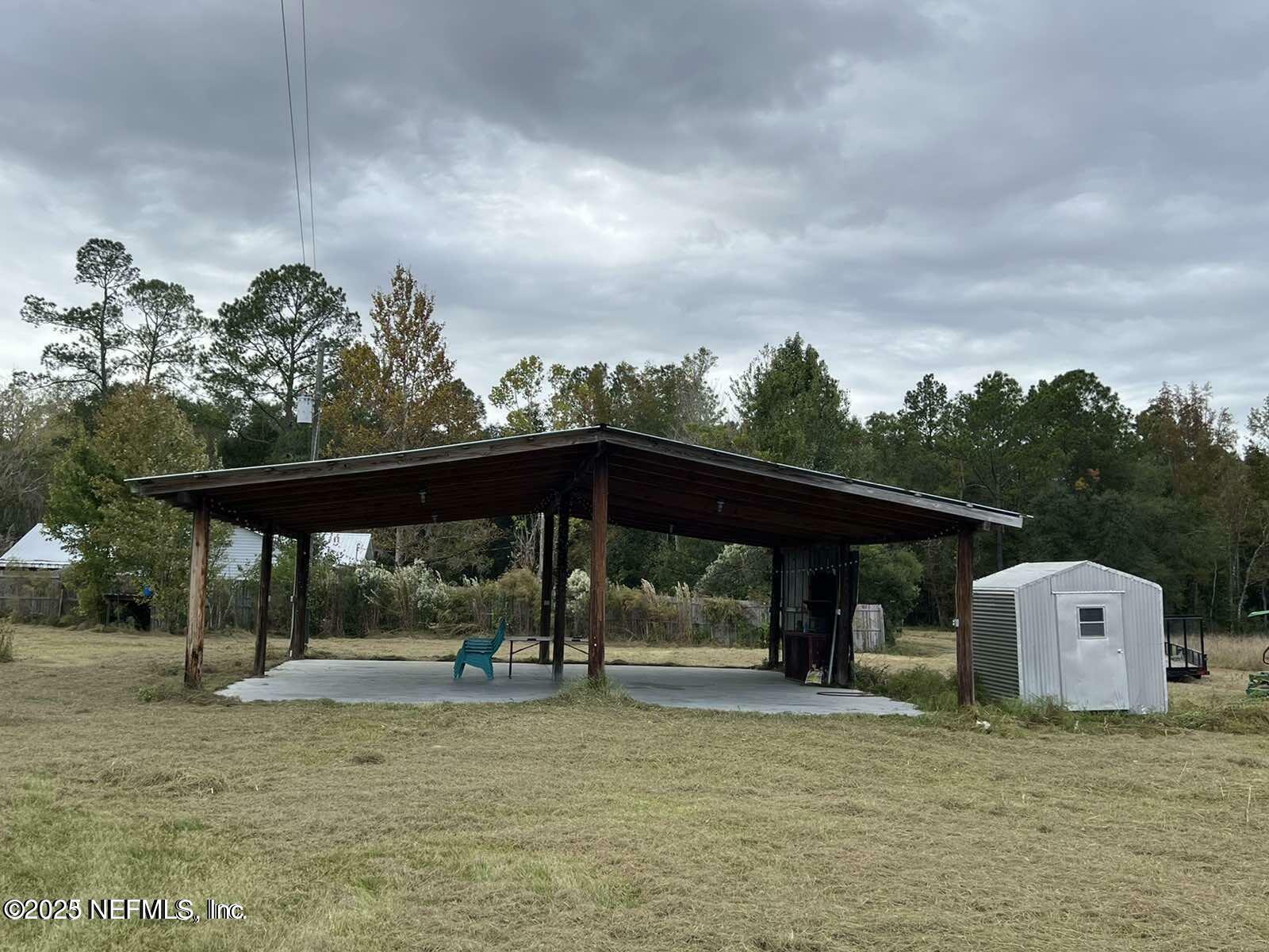 Property Photo: 8484 NW County 229 A Road FL 32091