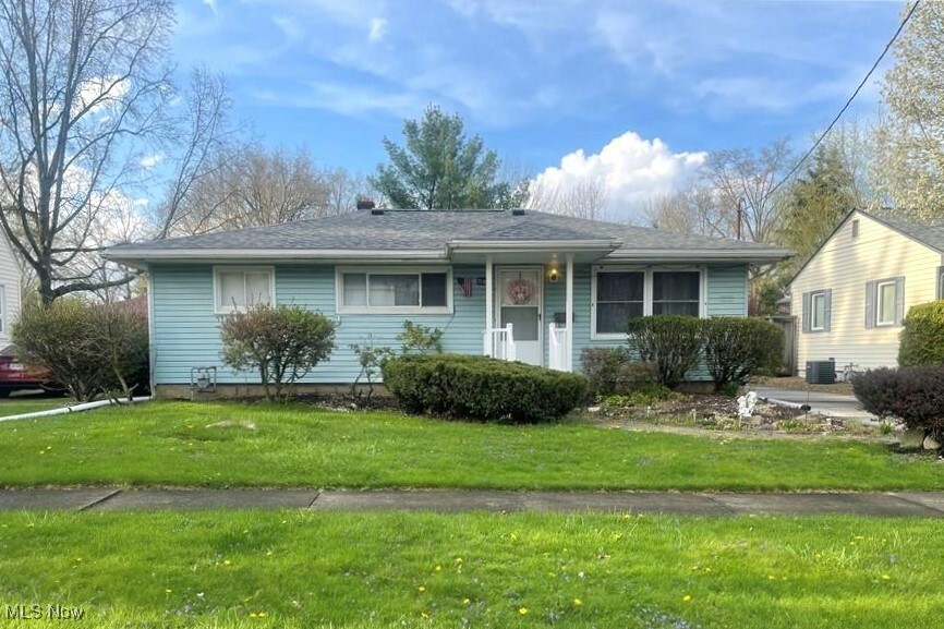 Property Photo: 1166 Raymond Street NW OH 44485