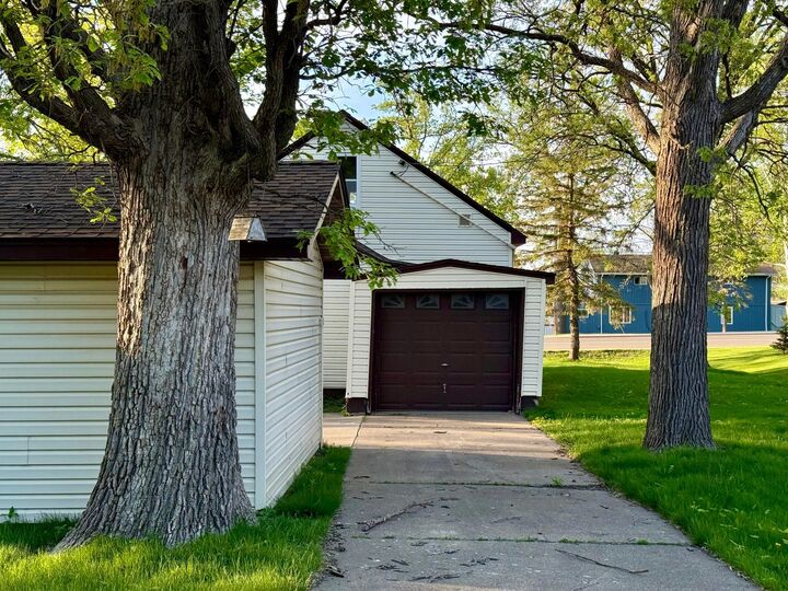 Property Photo: 685 Main Street W MN 56342