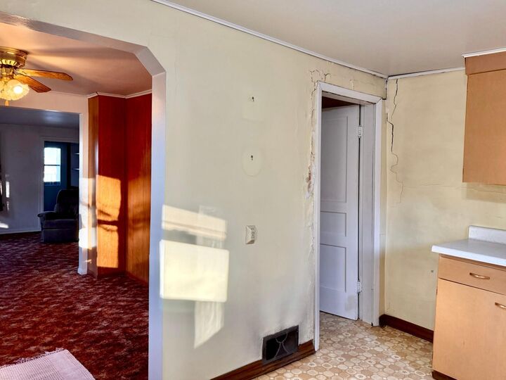 Property Photo:  685 Main Street W  MN 56342 